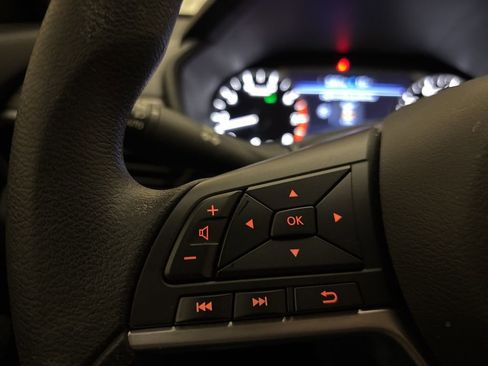 Used 2025 Nissan Altima 2.5 SV image 14