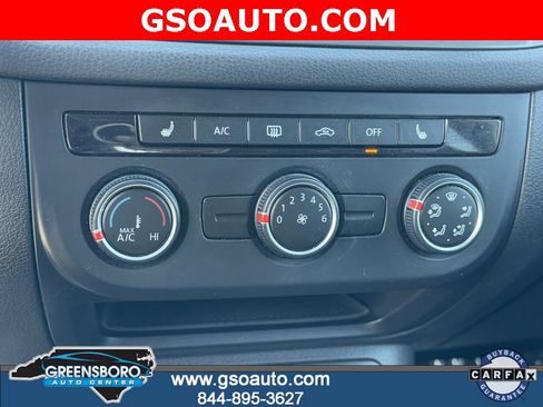 Used 2017 Volkswagen Tiguan S image 17