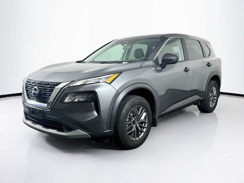 Used 2023 Nissan Rogue S AWD/4WD image 3
