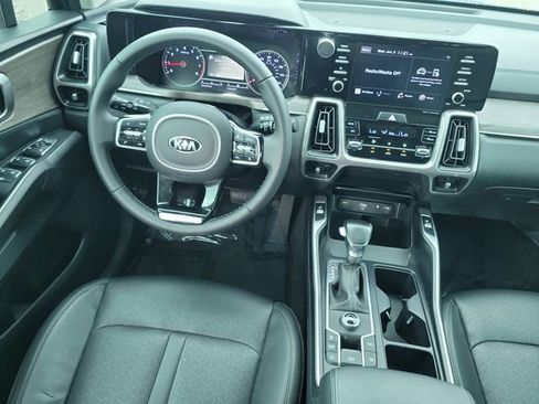 Used 2021 Kia Sorento EX FWD image 17