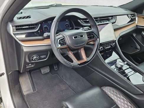Used 2023 Jeep Grand Cherokee L Summit w/ Advanced Protech Group IV AWD/4WD image 10