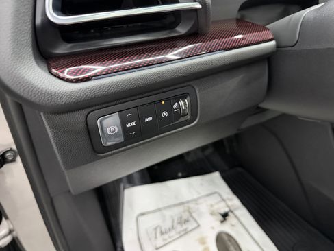 Used 2026 Chevrolet Traverse Z71 image 14