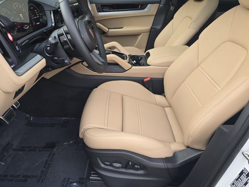 New 2026 Porsche Cayenne S image 5