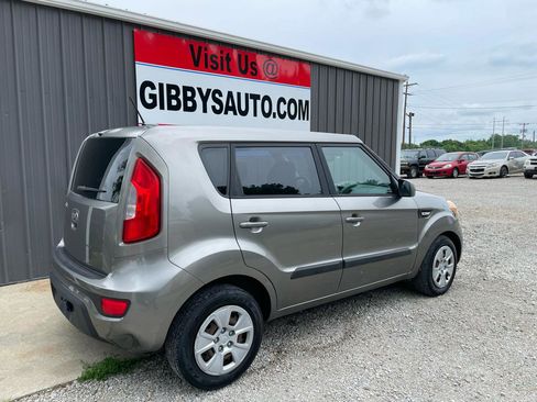 Used 2013 Kia Soul FWD image 3