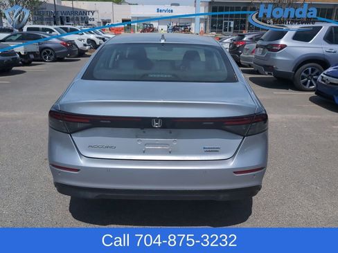 Used 2025 Honda Accord Touring image 7