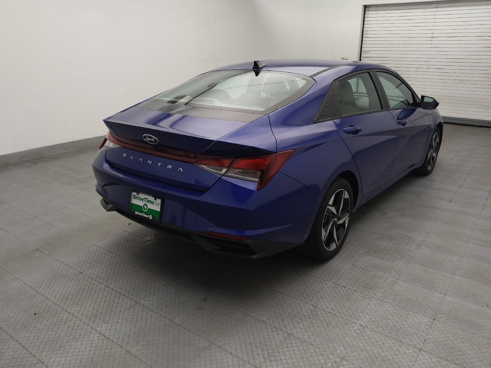 Used 2023 Hyundai Elantra SEL w/ Convenience Package FWD image 9
