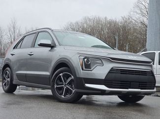 Used 2023 Kia Niro EX video 1