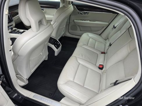 Used 2018 Volvo S90 T6 Momentum w/ Convenience Package image 10