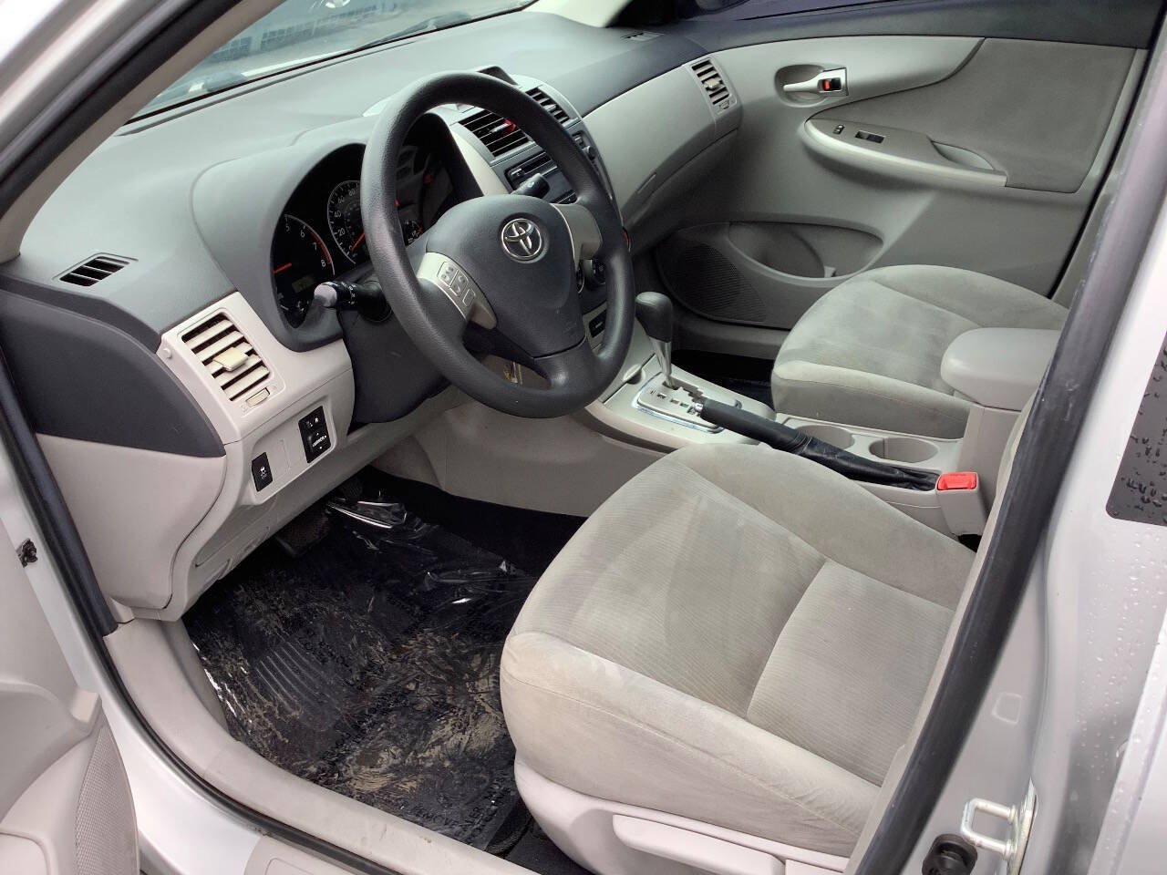 Used 2012 Toyota Corolla LE FWD image 24