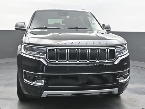 Used 2024 Jeep Wagoneer L Series II RWD image 3