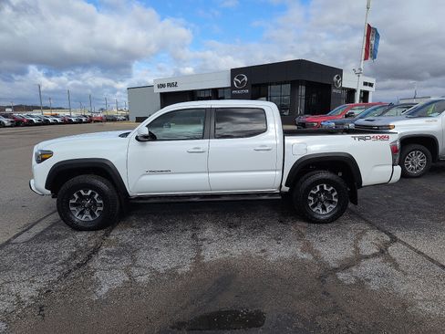 Used 2023 Toyota Tacoma TRD Off-Road w/ Technology Package image 4