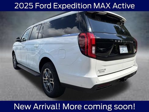 Used 2025 Ford Expedition Max Active AWD/4WD image 3