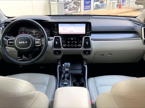 Used 2022 Kia Sorento S FWD image 16