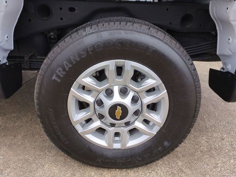 Used 2025 Chevrolet Silverado 2500 LT w/ Convenience Package image 11