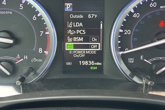 Certified 2019 Toyota Highlander XLE FWD image 32