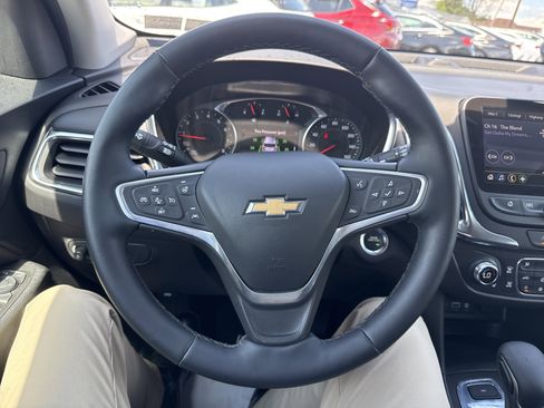 Used 2023 Chevrolet Equinox LT AWD/4WD image 16