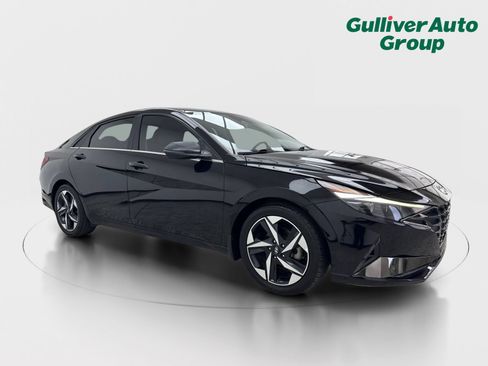 Used 2022 Hyundai Elantra Limited FWD image 12
