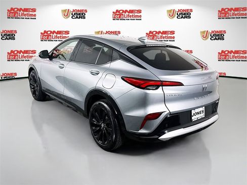 Used 2024 Buick Envista Sport Touring w/ Convenience I Package image 2