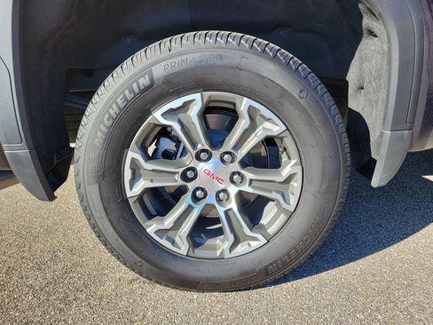 Used 2025 GMC Sierra 1500 SLT image 29