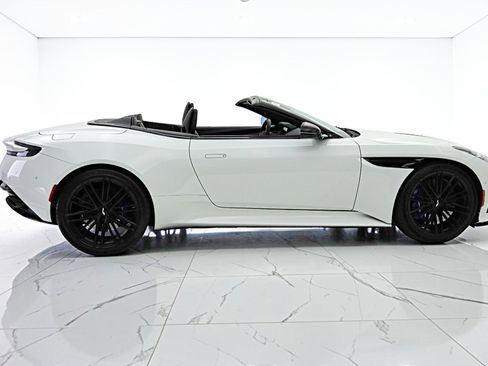 Used 2024 Aston Martin DB12 Convertible RWD image 19