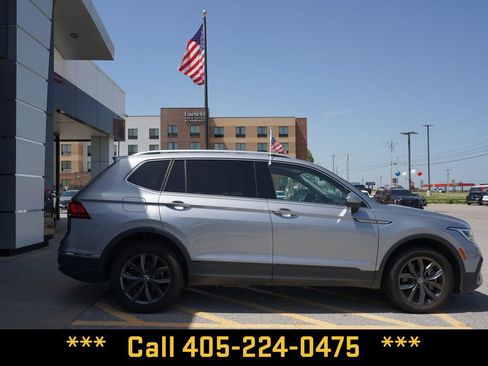 Used 2024 Volkswagen Tiguan SE FWD image 8