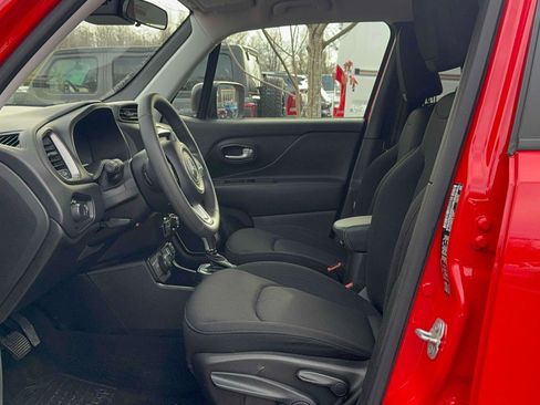 Used 2023 Jeep Renegade Latitude image 13