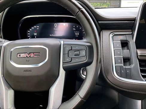 Used 2023 GMC Yukon SLT AWD/4WD image 14