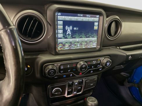Used 2023 Jeep Wrangler Unlimited w/ Cold Weather Group AWD/4WD image 26