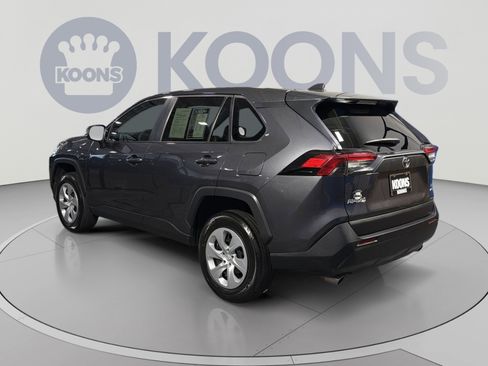Used 2023 Toyota RAV4 LE AWD/4WD image 4