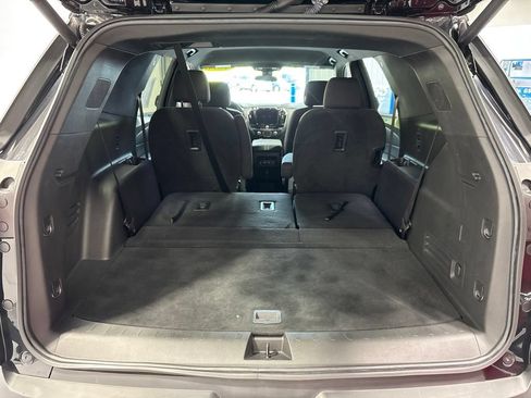 Used 2023 Chevrolet Traverse LT AWD/4WD image 38