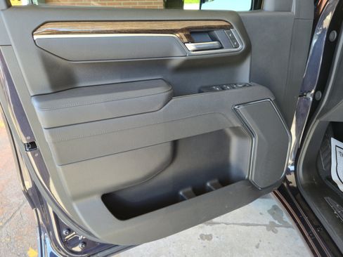 Used 2025 GMC Sierra 1500 Elevation AWD/4WD image 19