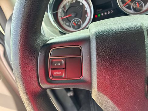 Used 2012 Dodge Grand Caravan SXT FWD image 18