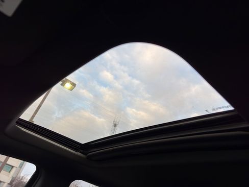 Used 2025 Chevrolet Silverado 2500 ZR2 w/ Technology Package image 30