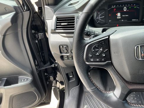 Used 2023 Honda Passport TrailSport image 19