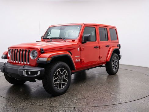 Used 2025 Jeep Wrangler Unlimited Sahara AWD/4WD image 3