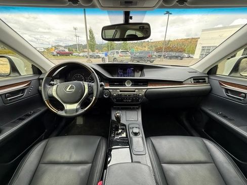 Used 2014 Lexus ES 350 w/ Premium Package FWD image 10