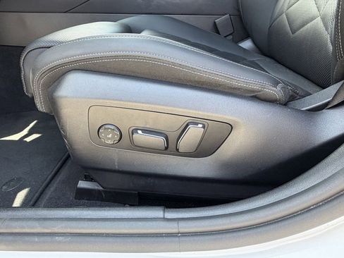 Certified 2025 BMW 530i RWD image 24