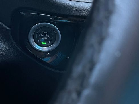 Used 2025 Chevrolet Silverado 1500 LT image 17