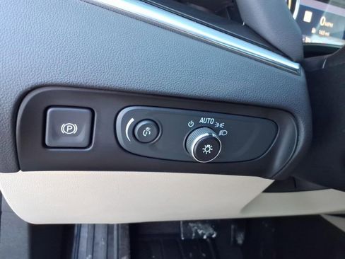 Certified 2020 Buick Enclave Premium w/ Sun and Sites Package image 31