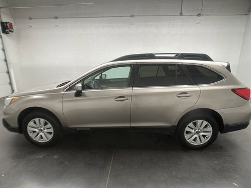 Used 2015 Subaru Outback 2.5i Premium image 5