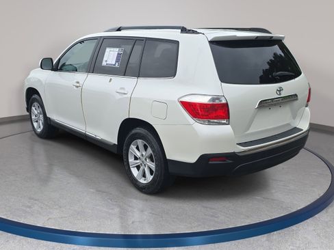 Used 2013 Toyota Highlander SE FWD image 7