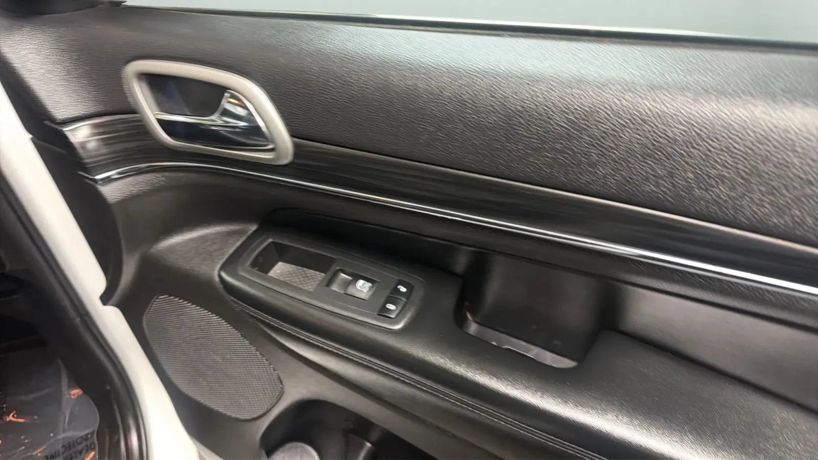 Used 2019 Jeep Grand Cherokee Limited AWD/4WD image 19