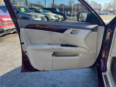 Used 2008 Toyota Avalon XLS image 11