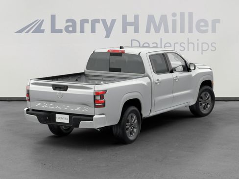 New 2026 Nissan Frontier SV w/ Tow Package AWD/4WD image 5