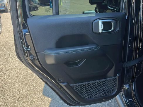 Used 2022 Jeep Wrangler Unlimited Rubicon 4xe w/ Cold Weather Group AWD/4WD image 26