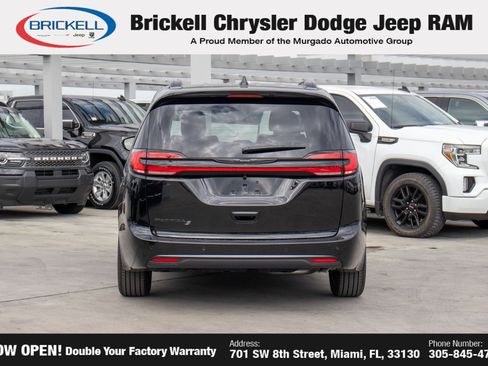 New 2026 Chrysler Pacifica Select w/ S Appearance Package image 6