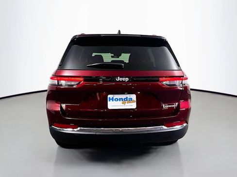 Used 2025 Jeep Grand Cherokee Laredo X w/ Luxury Tech Group I RWD image 24