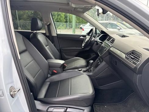 Used 2019 Volkswagen Tiguan SEL w/ 3rd Row Seat Package AWD/4WD image 9