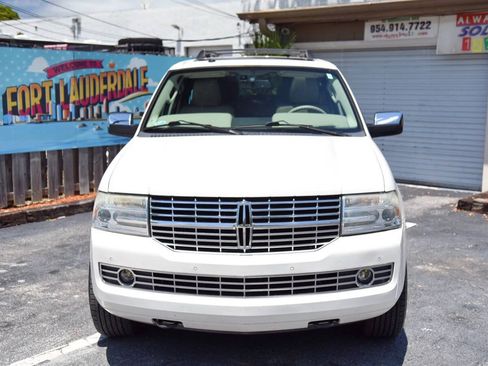 Used 2014 Lincoln Navigator L 2WD image 2