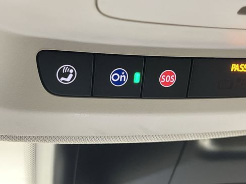 Certified 2022 Buick Envision Essence w/ Technology Package I image 27